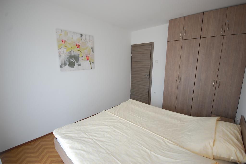 Apartments Jakobi By El-Pi Tours Нивице Екстериор снимка